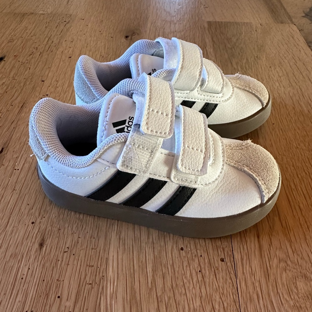 Adidas VL COURT - New!
